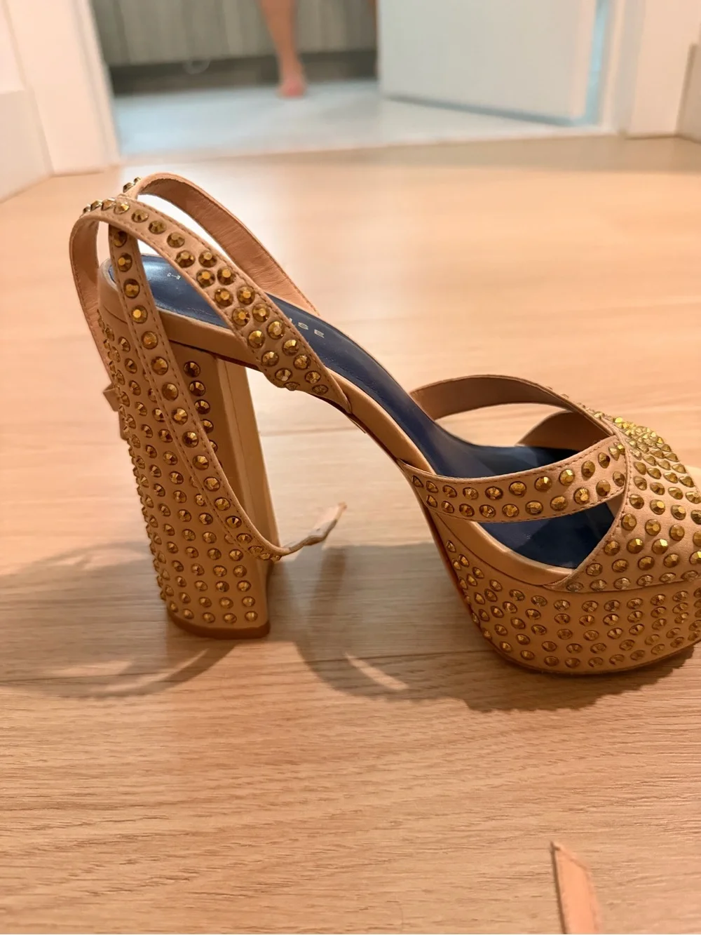 Hill House Party Platform - gold stud